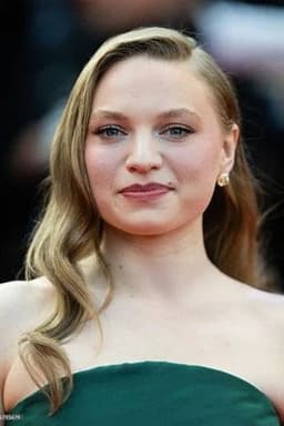 Mia Threapleton